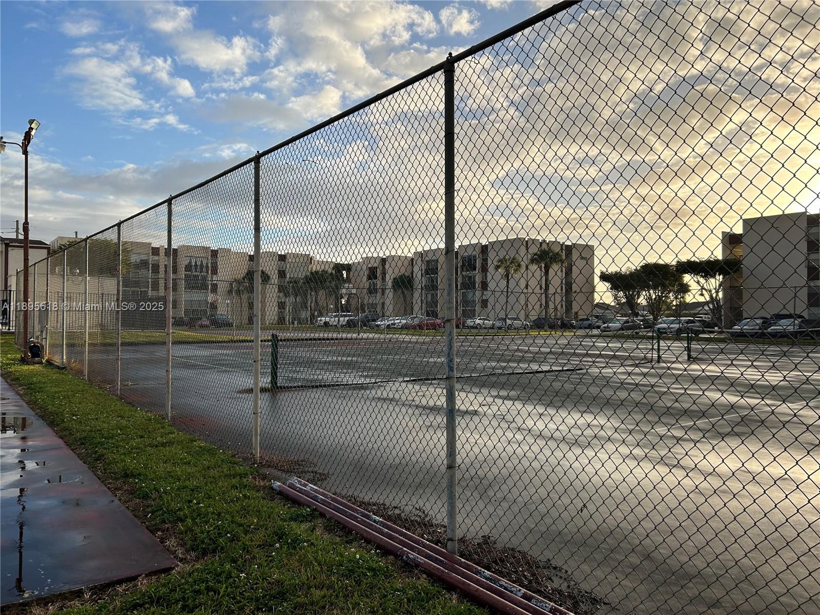 VERSAILLE GARDENS I CONDO - Residential