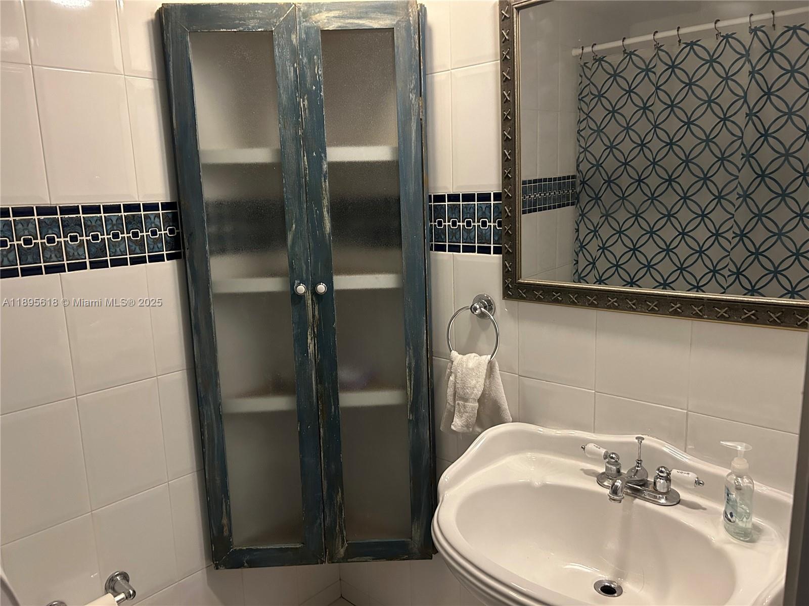 VERSAILLE GARDENS I CONDO - Residential