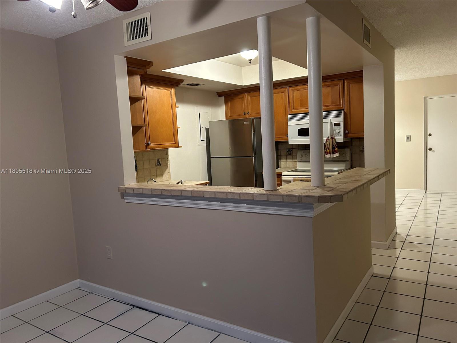 VERSAILLE GARDENS I CONDO - Residential