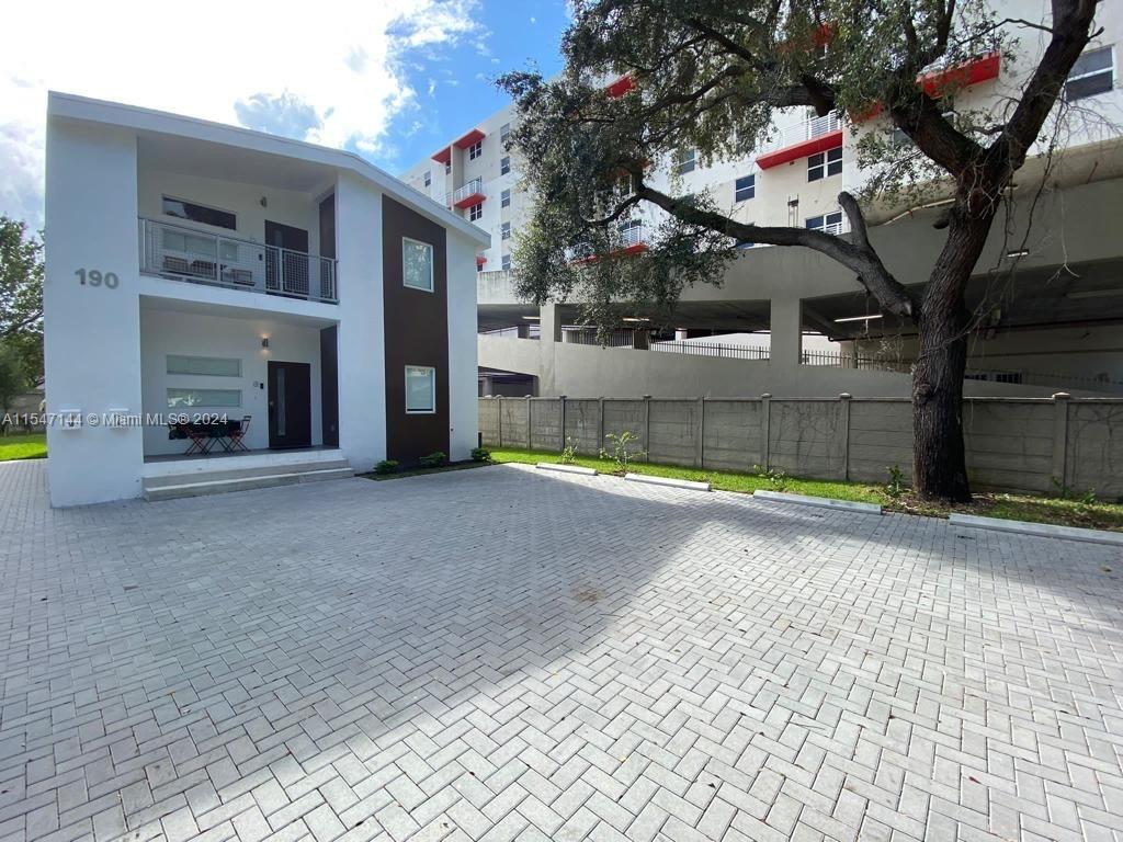 BISCAYNE AVE TRACT - Residential Lease