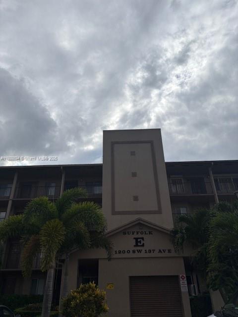 SUFFOLK AT CENTURY VILLAG - Residential
