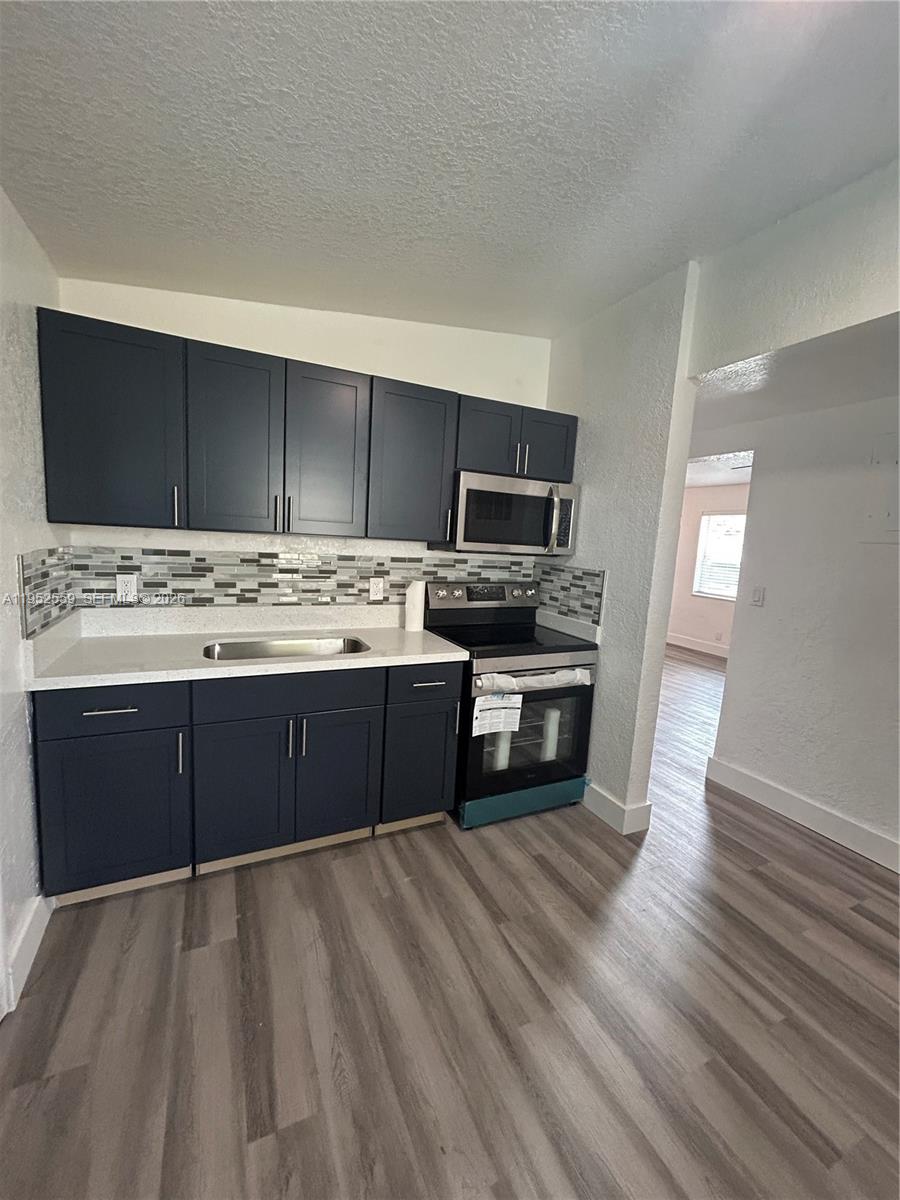 SANDERS PARK - Residential