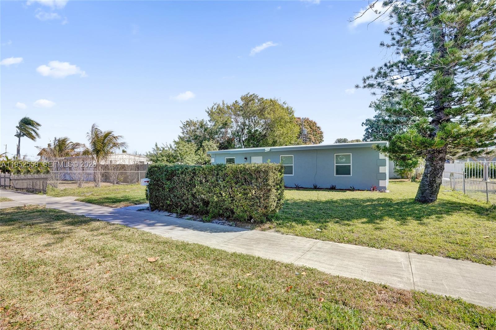 SANDERS PARK - Residential