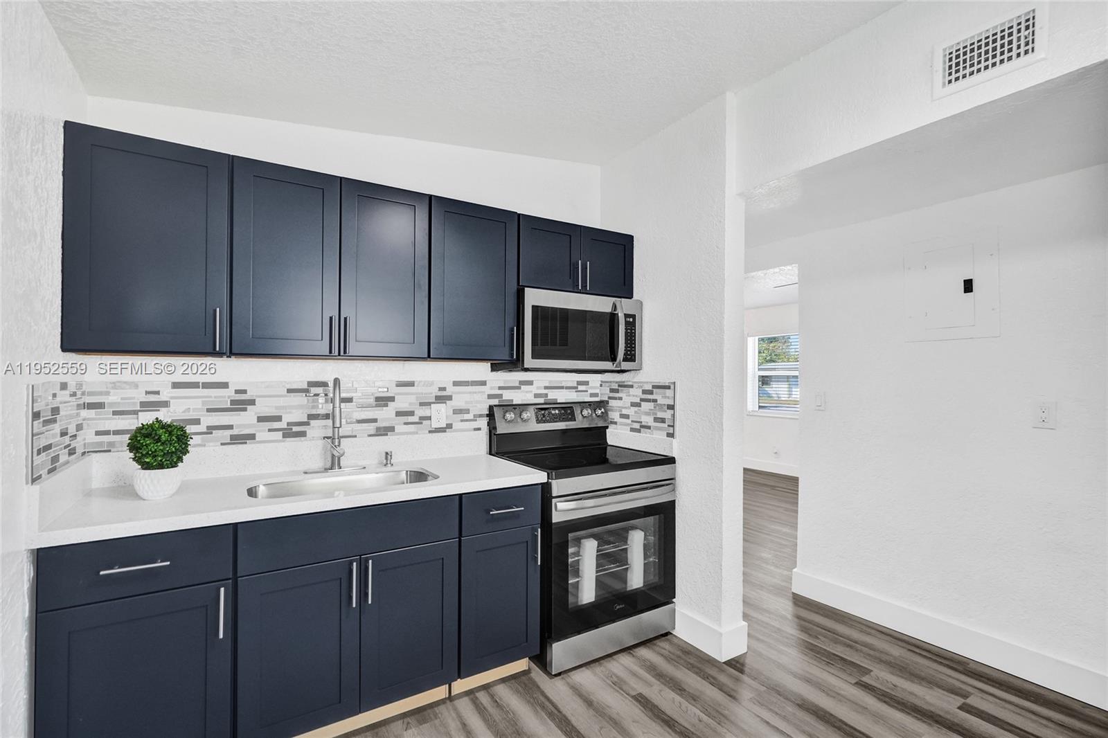 SANDERS PARK - Residential