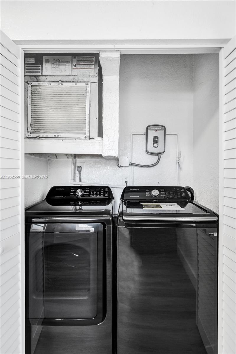 SANDERS PARK - Residential