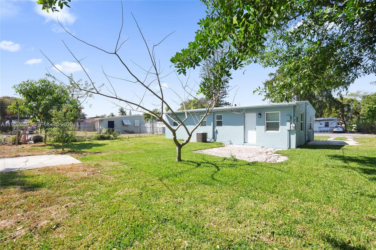 SANDERS PARK - Residential