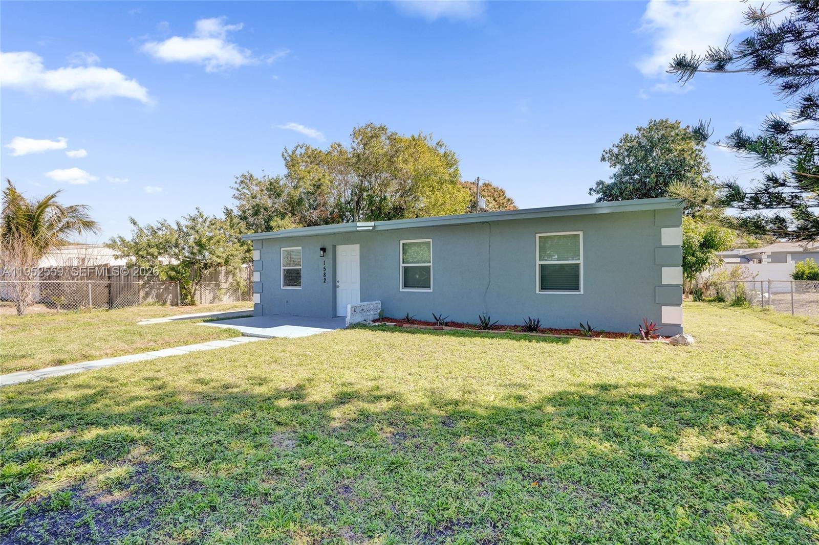 SANDERS PARK - Residential