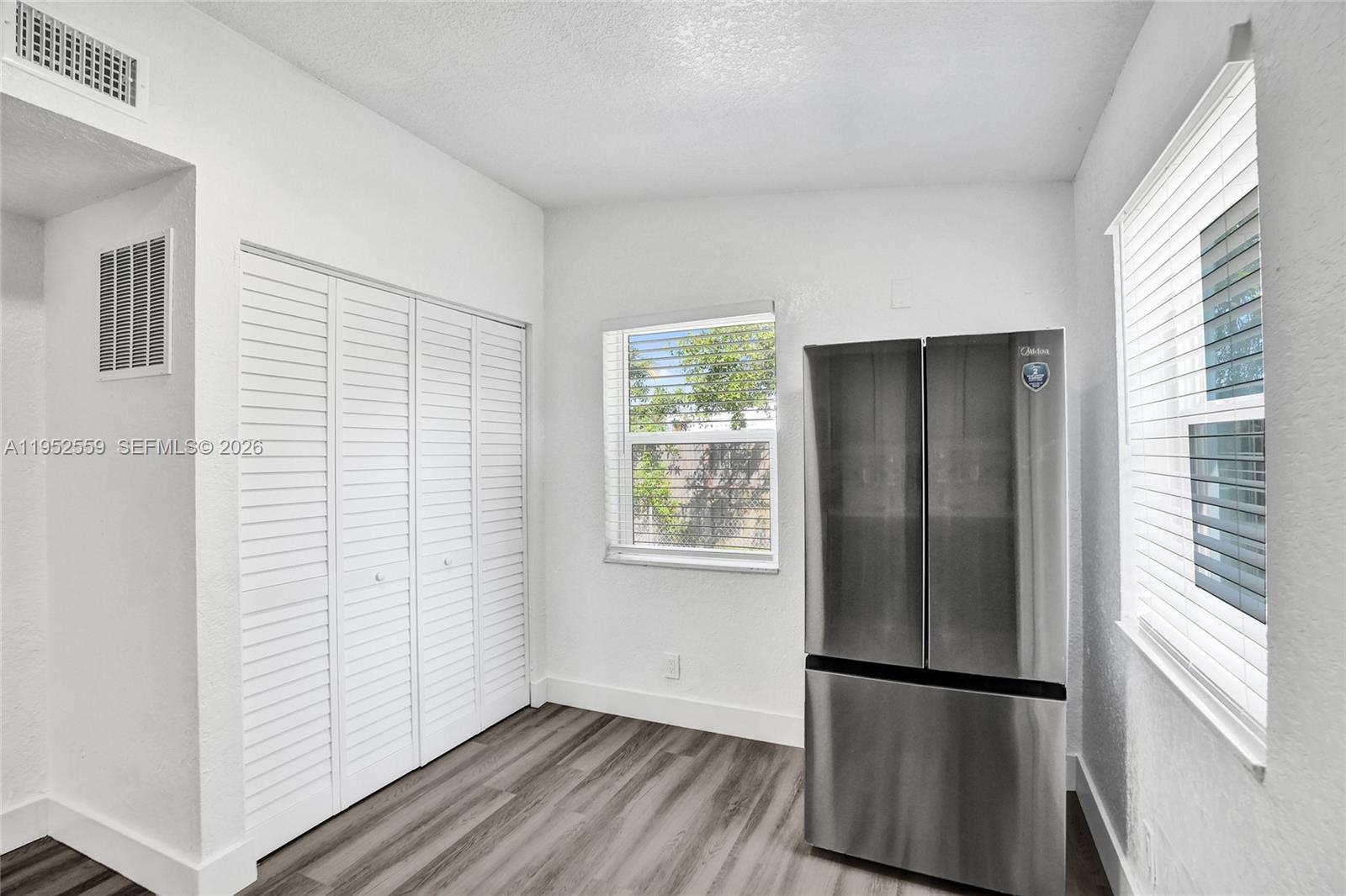 SANDERS PARK - Residential