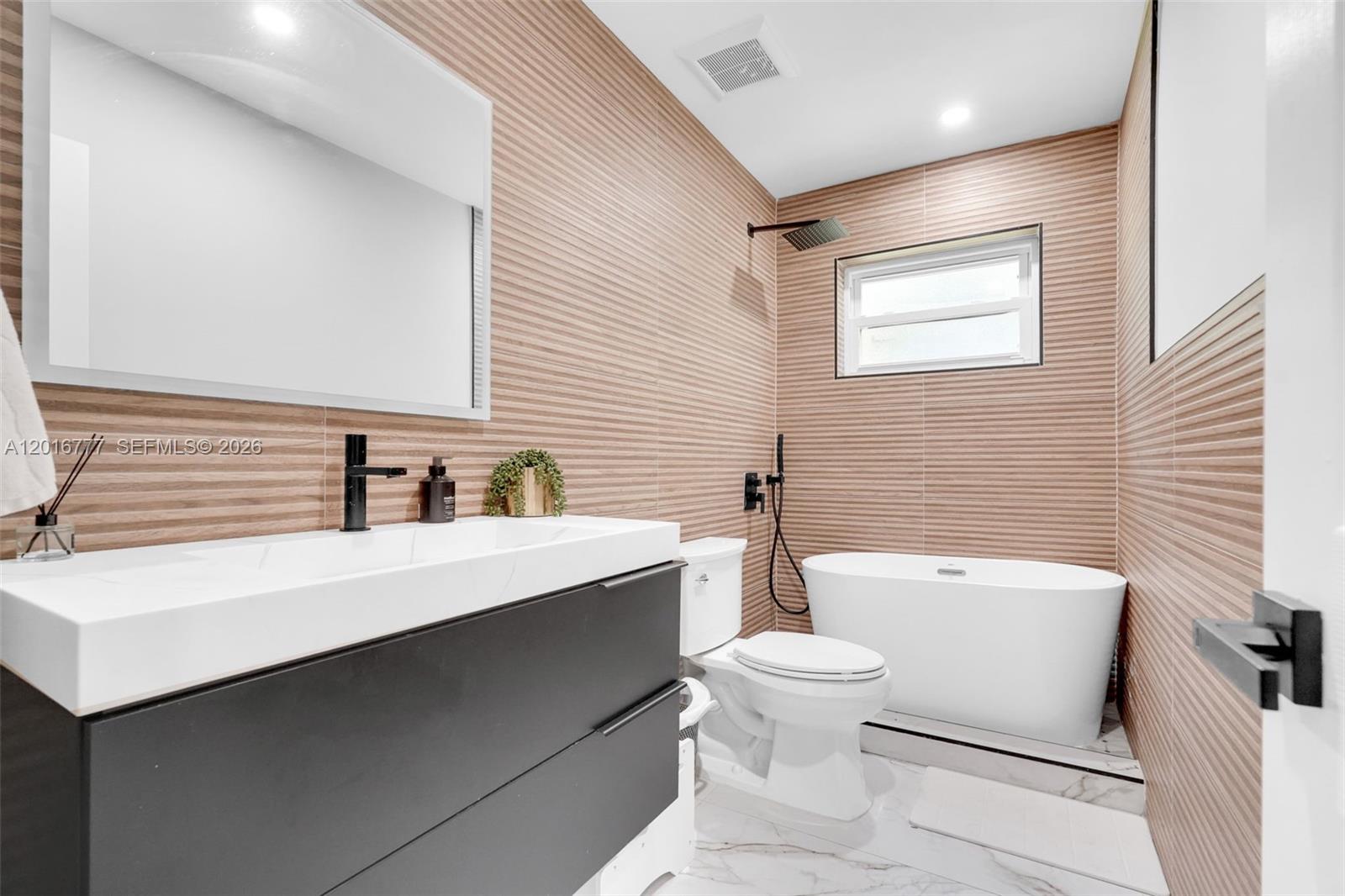 SHERIDAN HILLS SEC ONE - Residential
