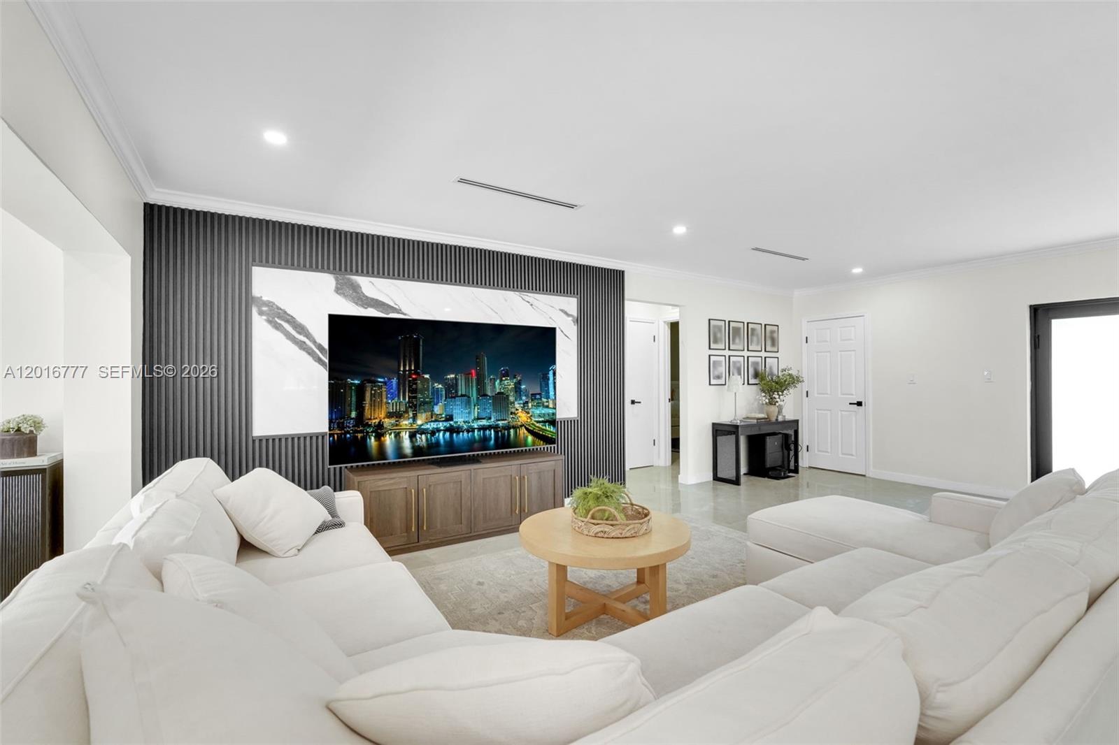 3411 Thomas St, Hollywood, FL, 33021/$1,100,000 2 3411 Thomas St