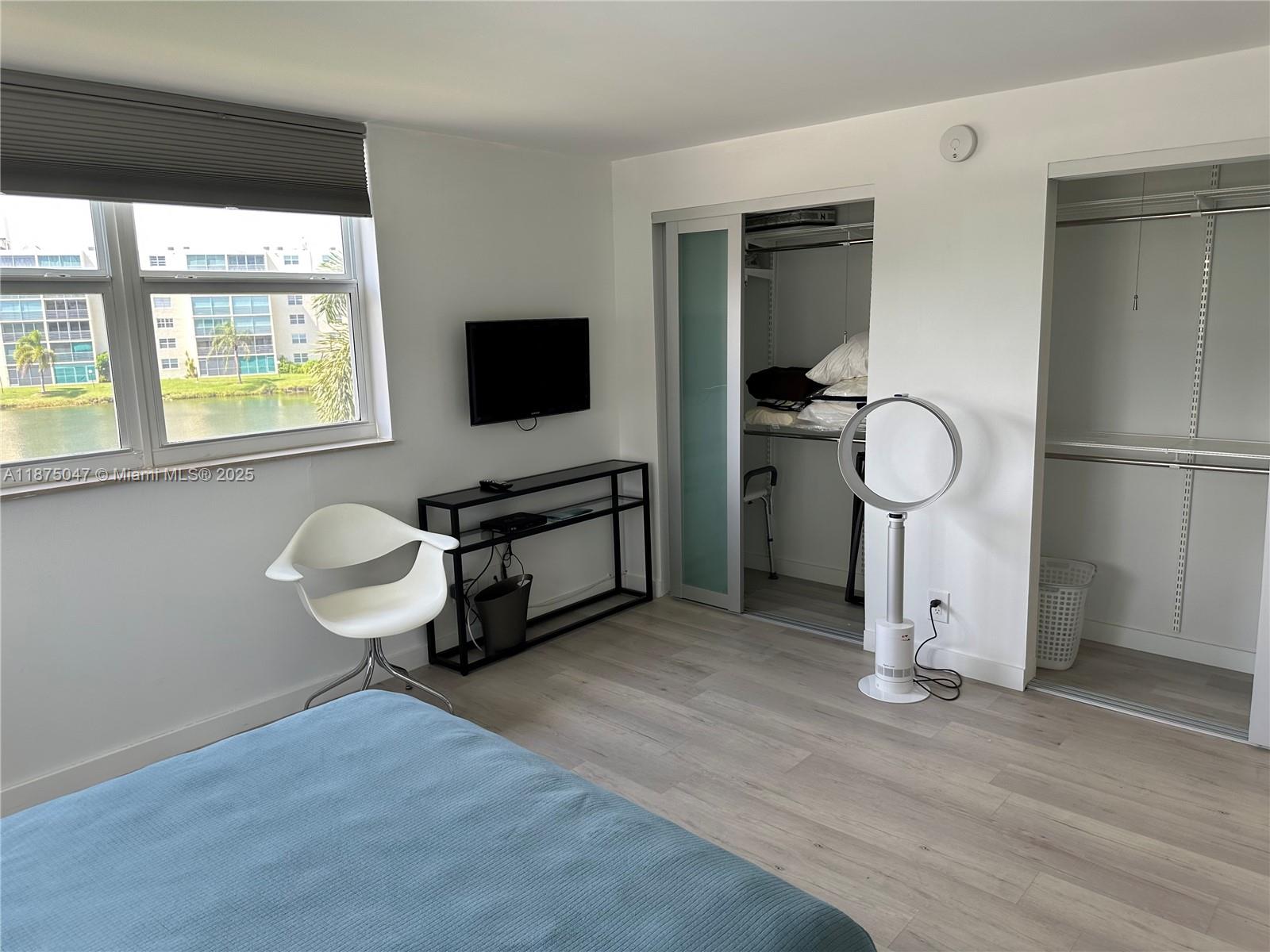 MEADOWBROOK LAKES VIEW CO - Residential