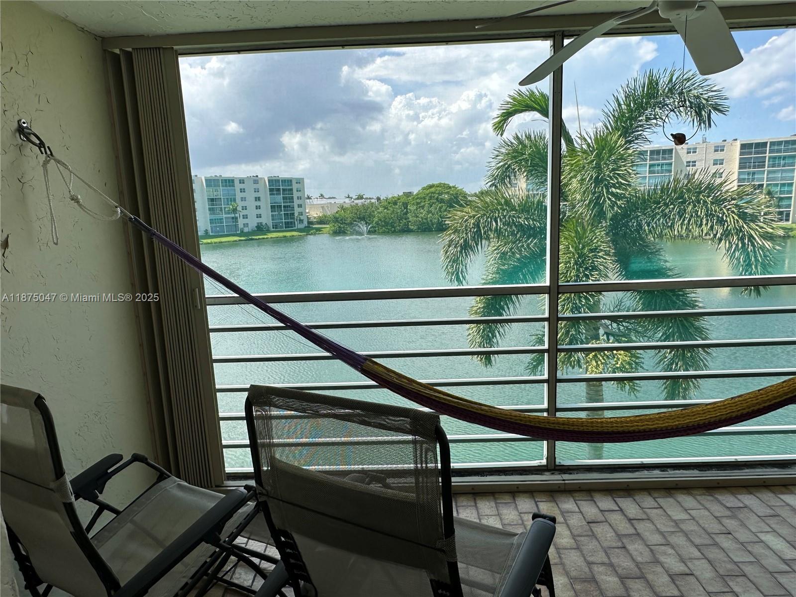 MEADOWBROOK LAKES VIEW CO - Residential