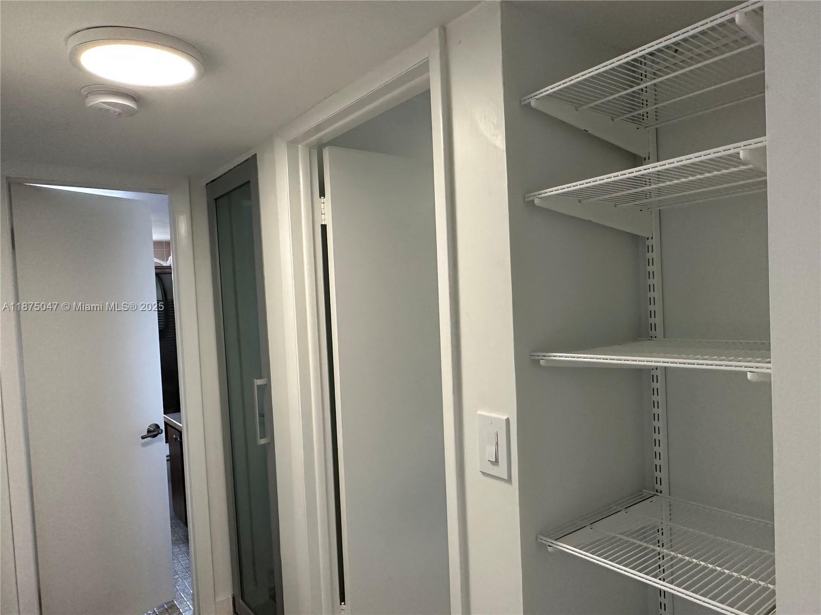 MEADOWBROOK LAKES VIEW CO - Residential