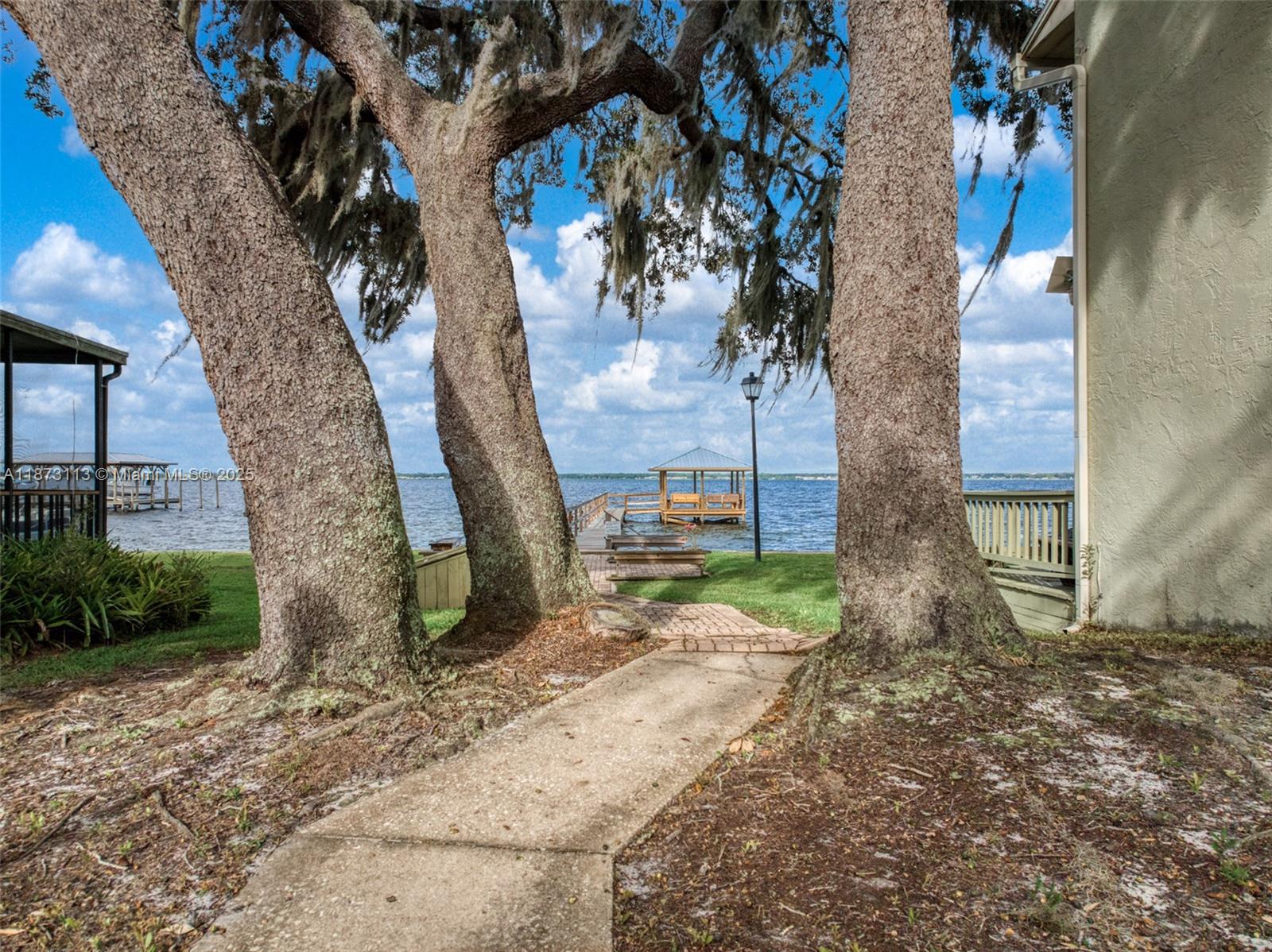 Bay Street Villas - Residential