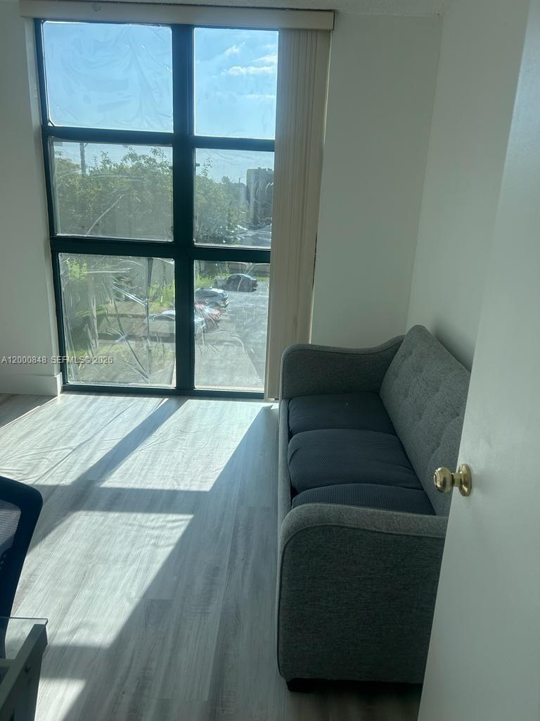 INTERNATIONAL PARK CONDO - Residential Lease