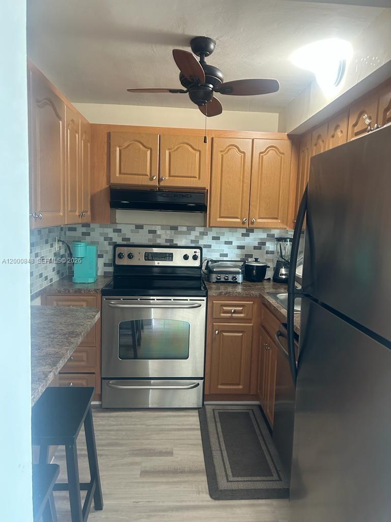 INTERNATIONAL PARK CONDO - Residential Lease