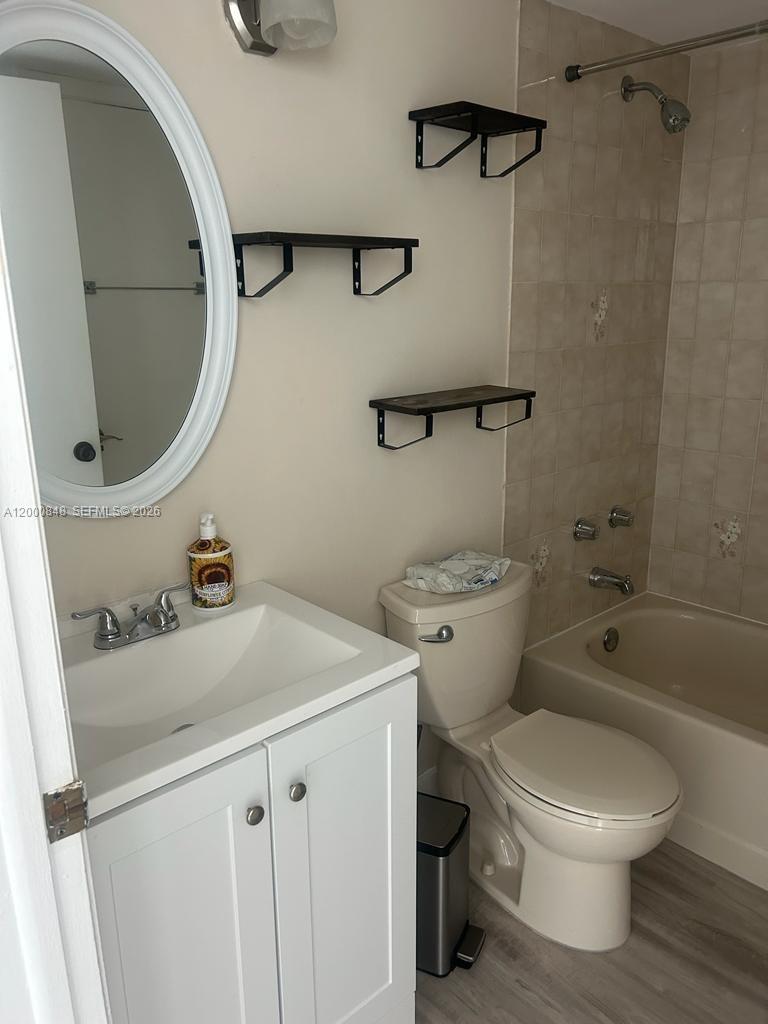 INTERNATIONAL PARK CONDO - Residential Lease