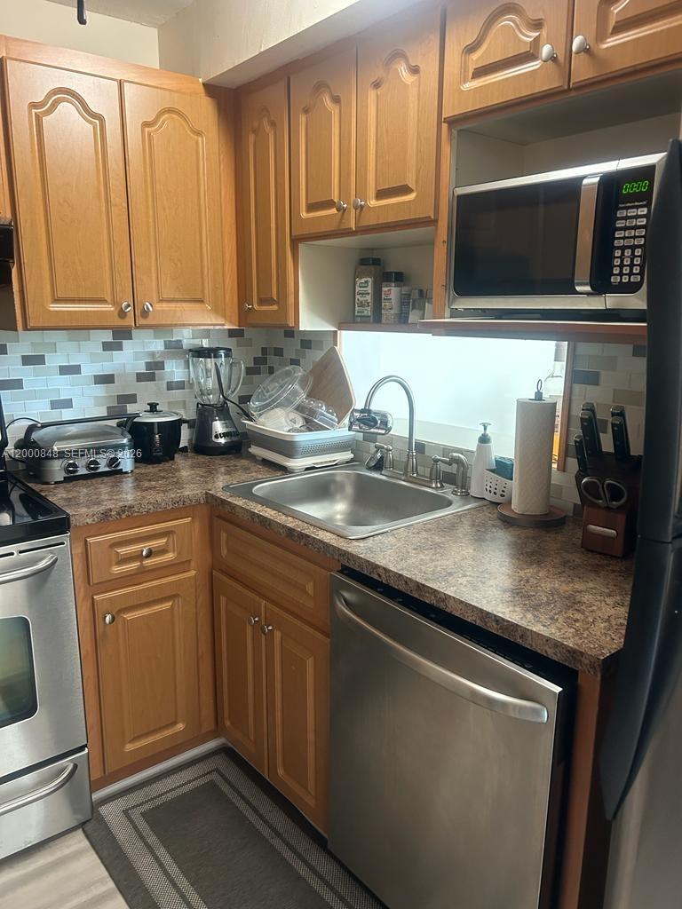 INTERNATIONAL PARK CONDO - Residential Lease