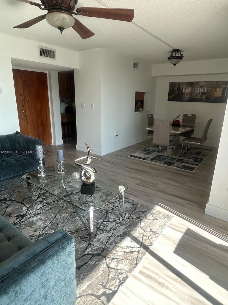 INTERNATIONAL PARK CONDO - Residential Lease