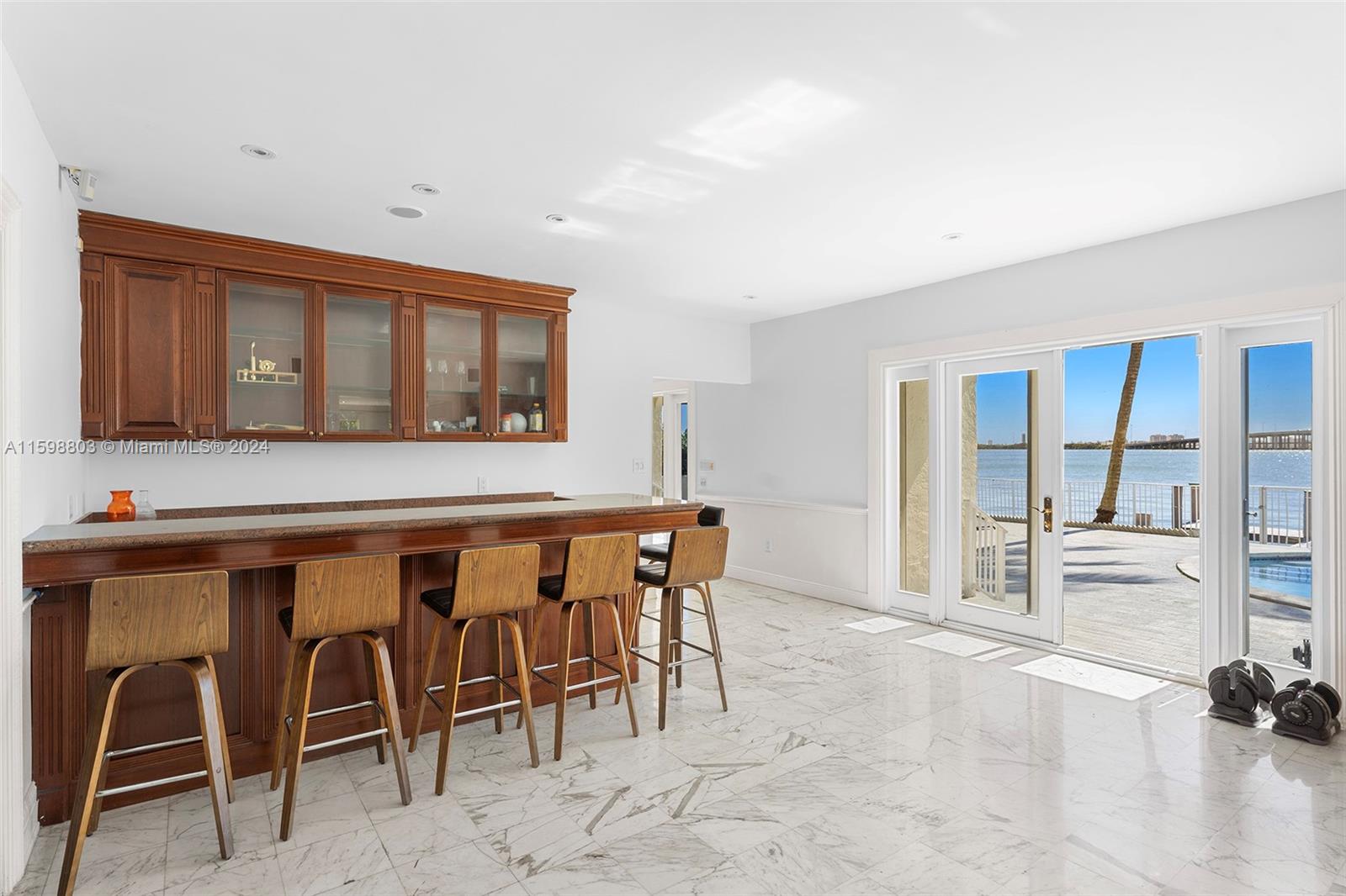 BAY POINT - Residential