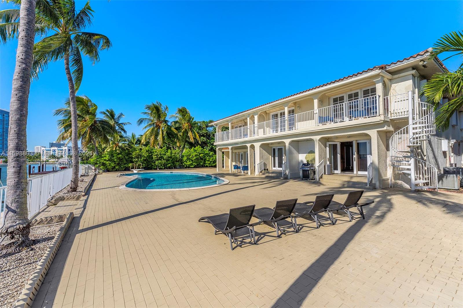 BAY POINT - Residential