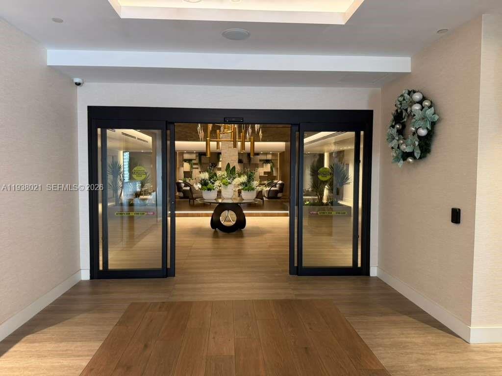 Roney Palace - Residential