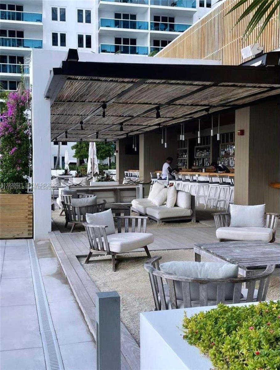 Roney Palace - Residential