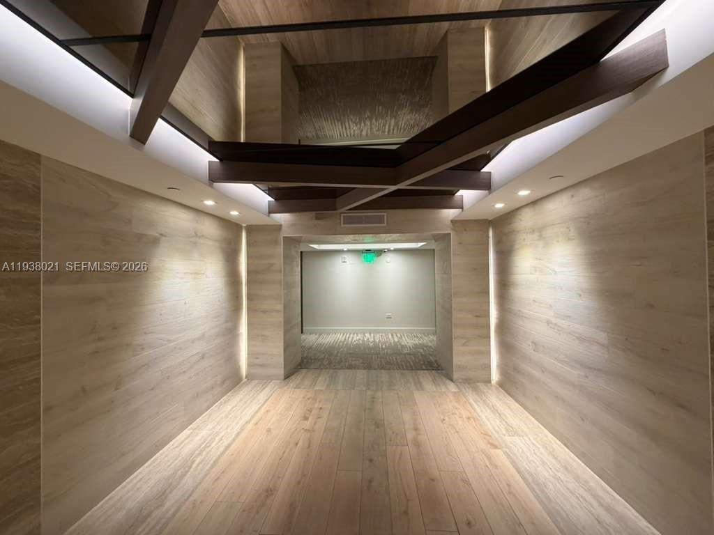 Roney Palace - Residential