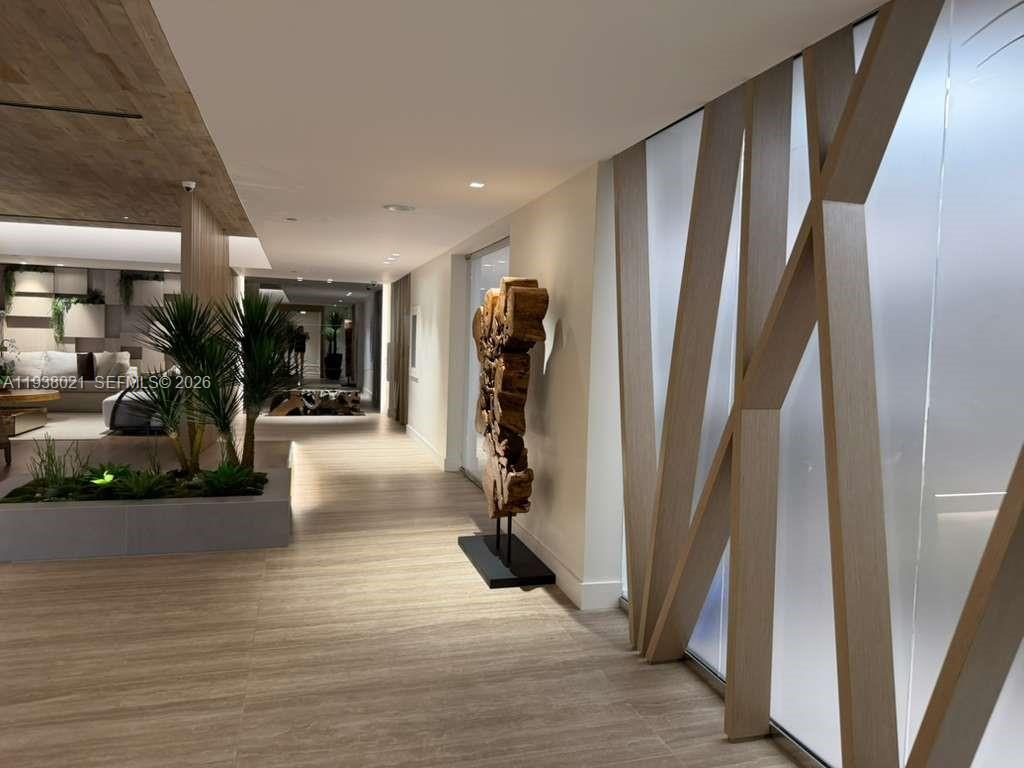 Roney Palace - Residential