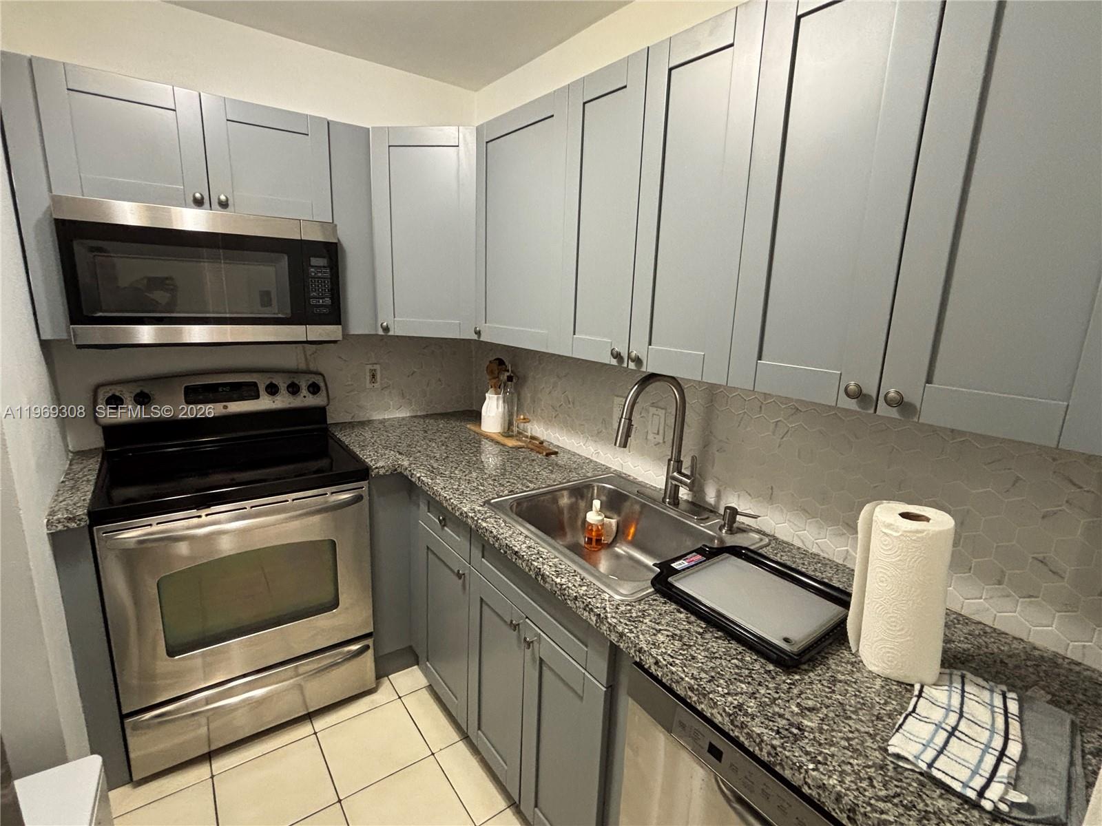 HEATHER WALK CONDO - Residential Lease
