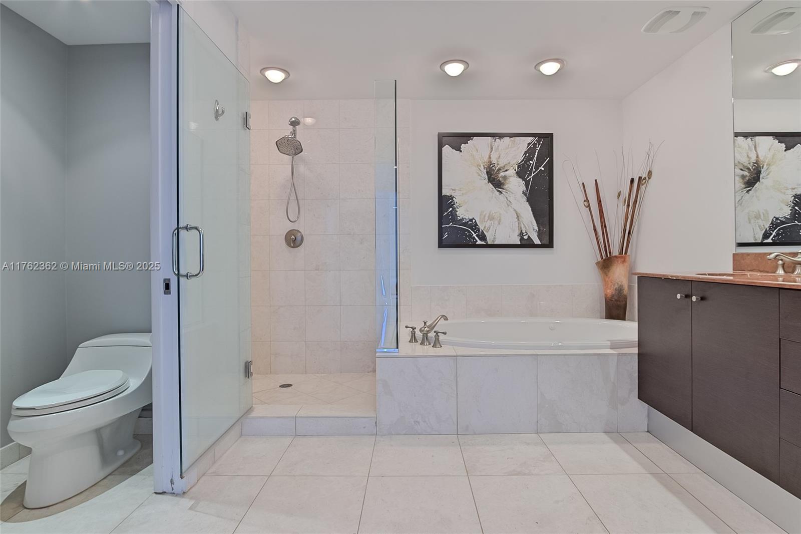 DIPLOMAT OCEANFRONT RESID - Residential