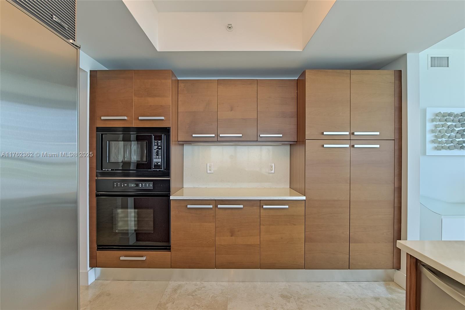 DIPLOMAT OCEANFRONT RESID - Residential