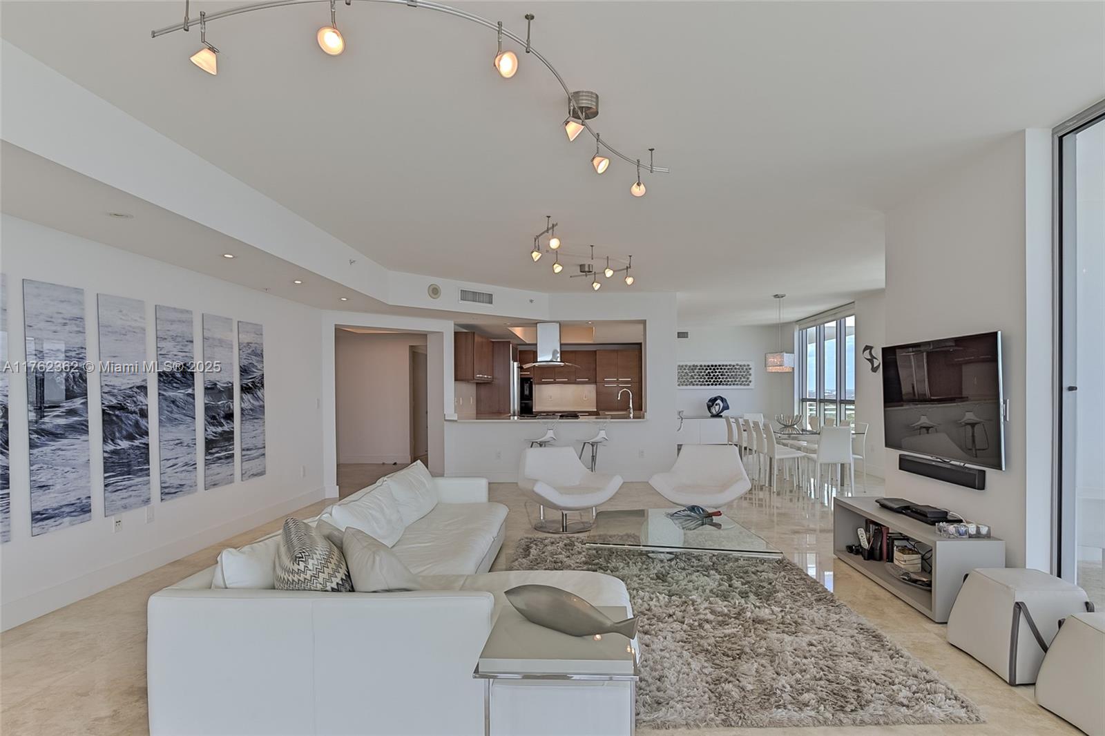 DIPLOMAT OCEANFRONT RESID - Residential