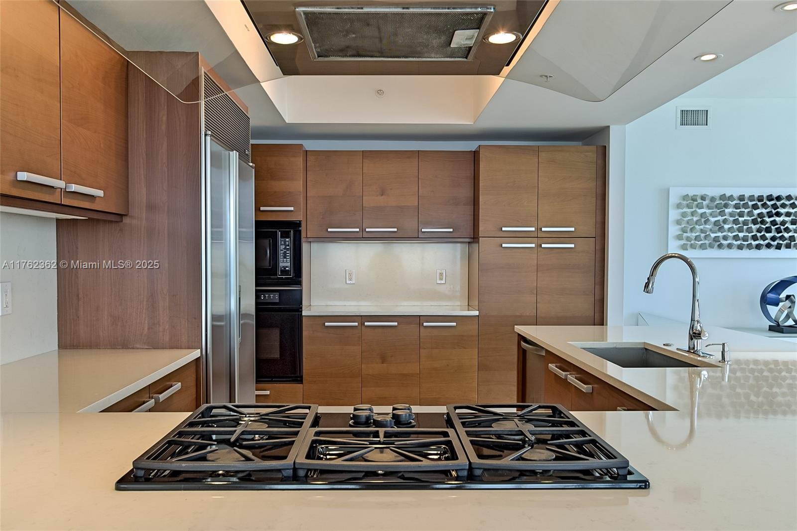 DIPLOMAT OCEANFRONT RESID - Residential