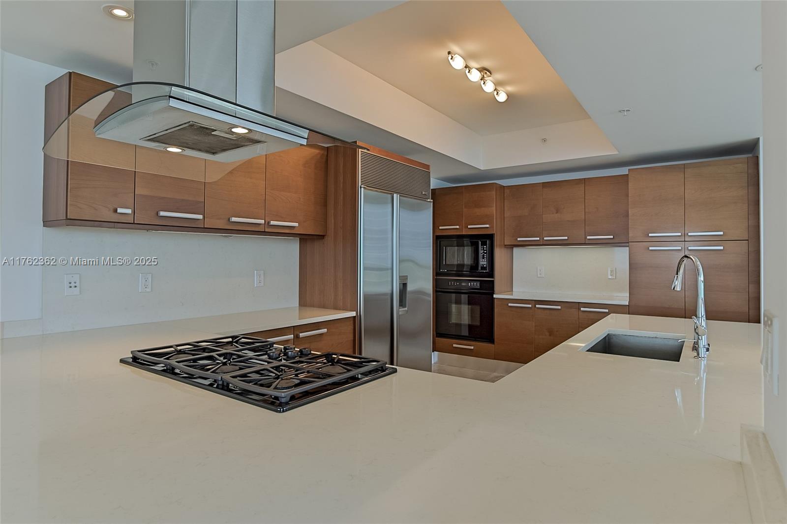 DIPLOMAT OCEANFRONT RESID - Residential