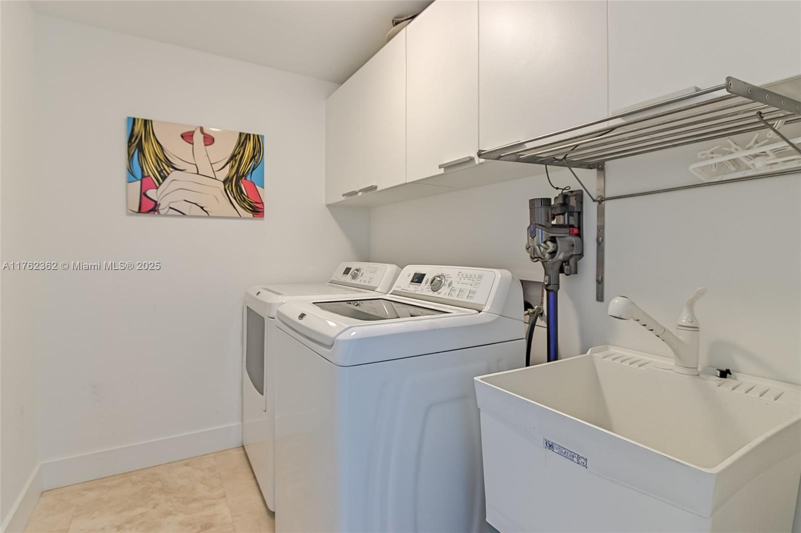 DIPLOMAT OCEANFRONT RESID - Residential
