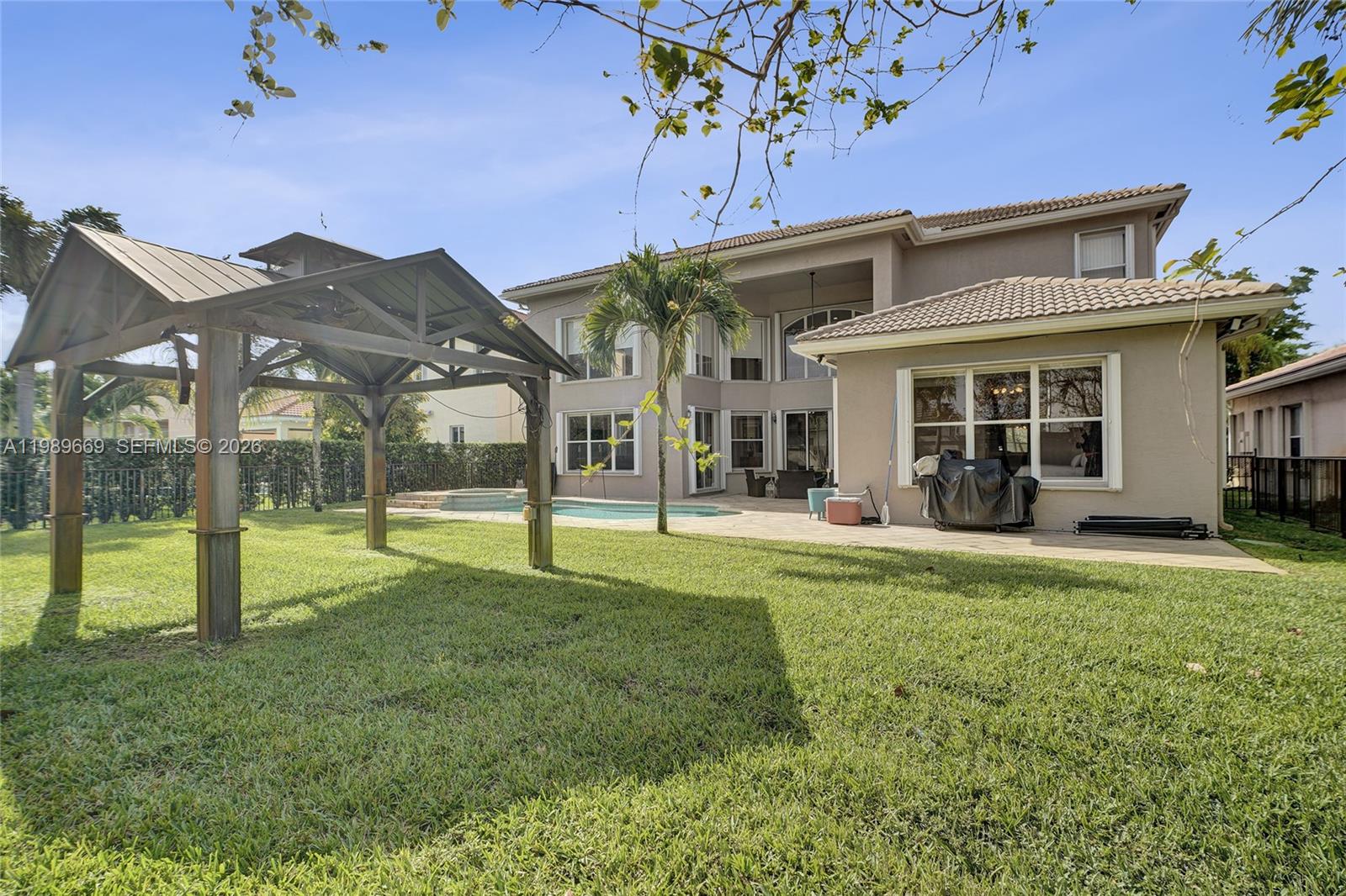 SUNSET FALLS PLAT 1 - Residential