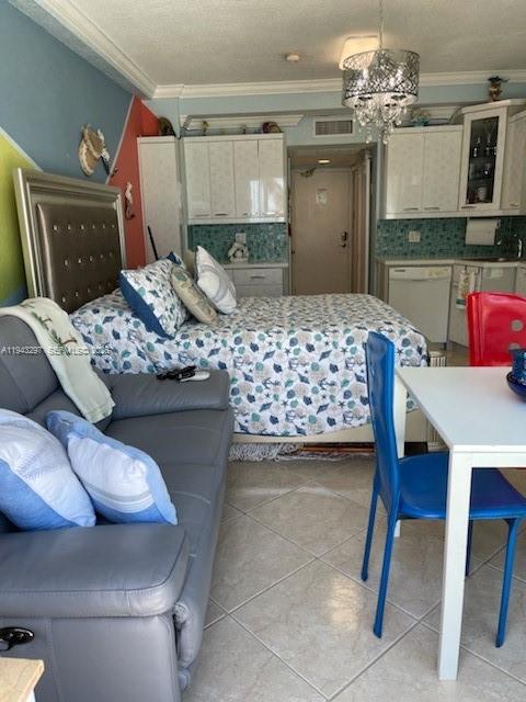 THE CASABLANCA CONDO - Residential