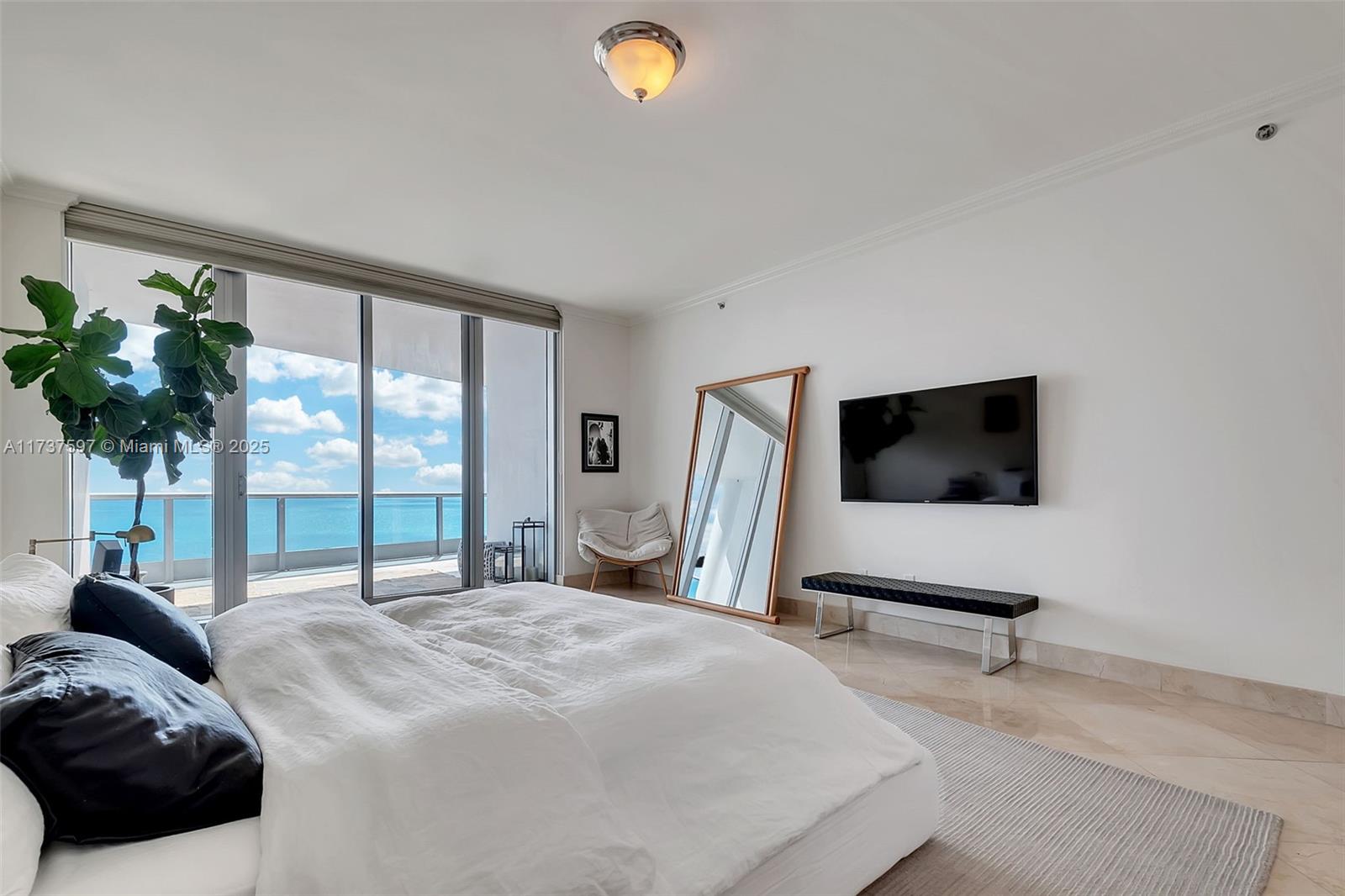 RESIDENCES - THE BATH CLUB - Residential