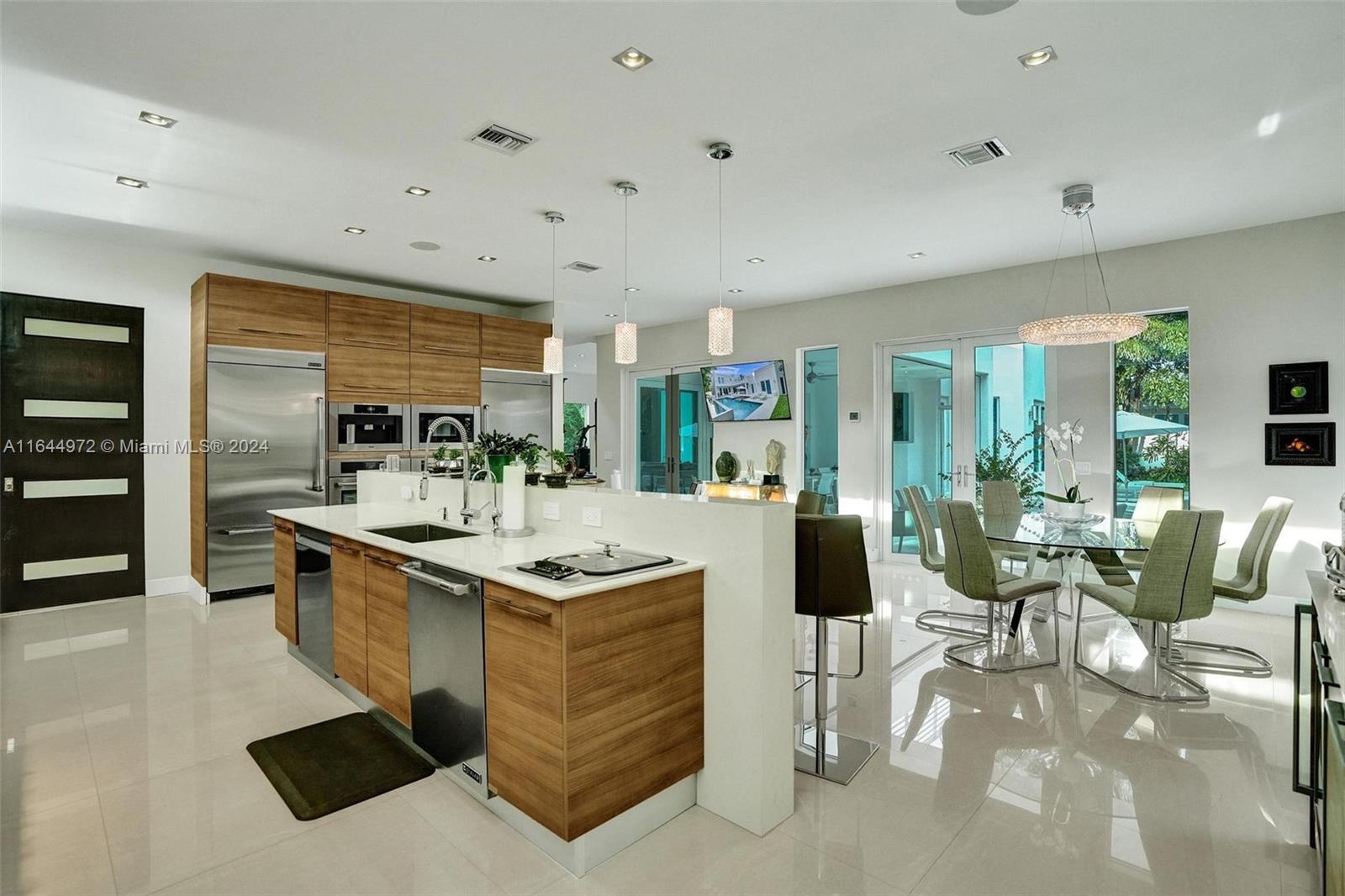 CORAL RIDGE COUNTRY CLUB - Residential