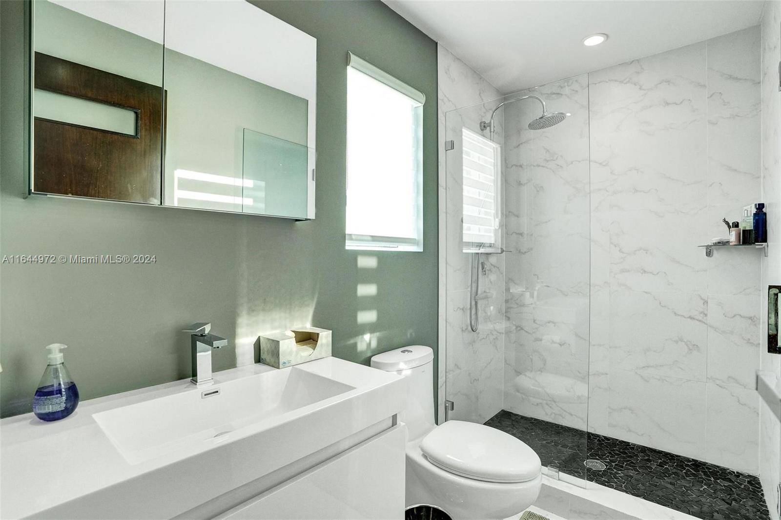CORAL RIDGE COUNTRY CLUB - Residential