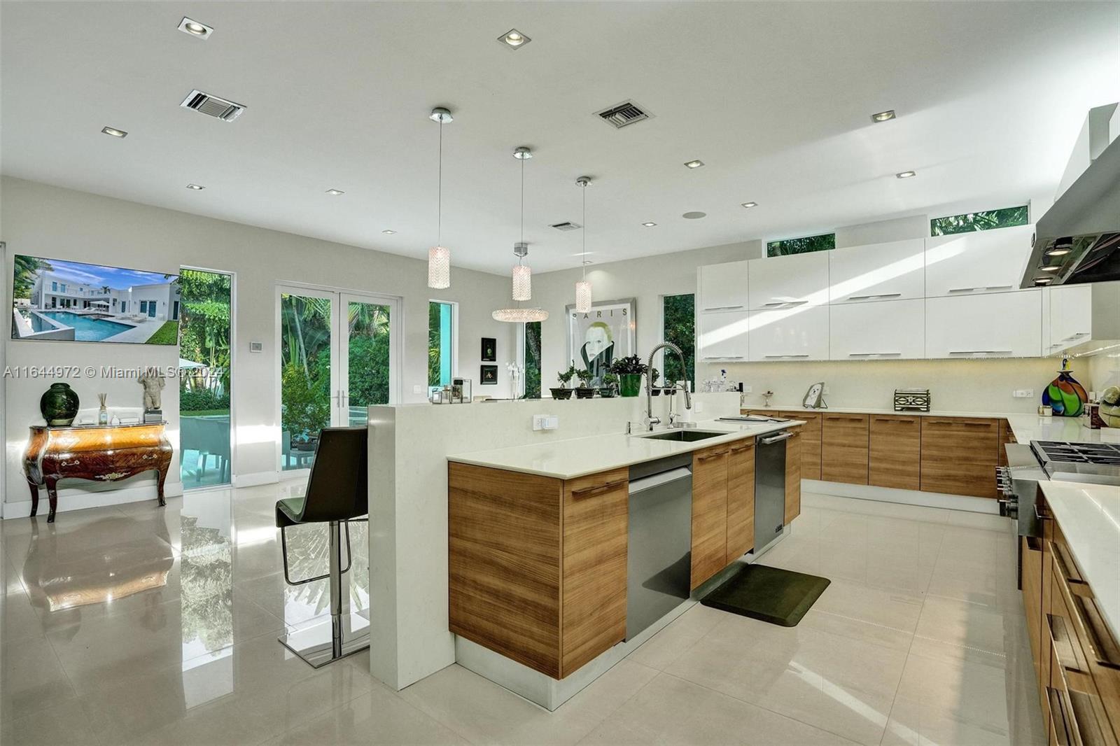 CORAL RIDGE COUNTRY CLUB - Residential
