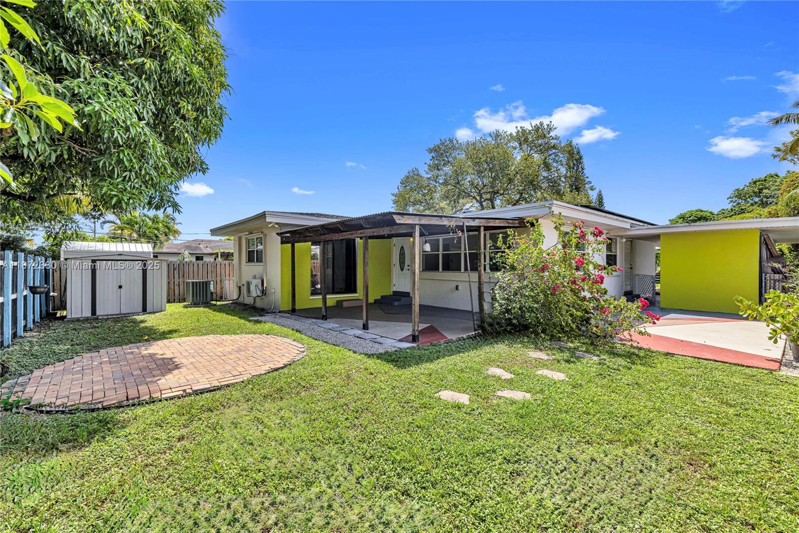 MODELO PARK - Residential Lease