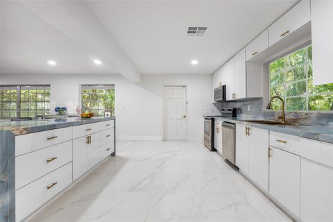 Photo of 528 Sevilla Ave, Coral Gables, FL 33134 (MLS # A11853659)