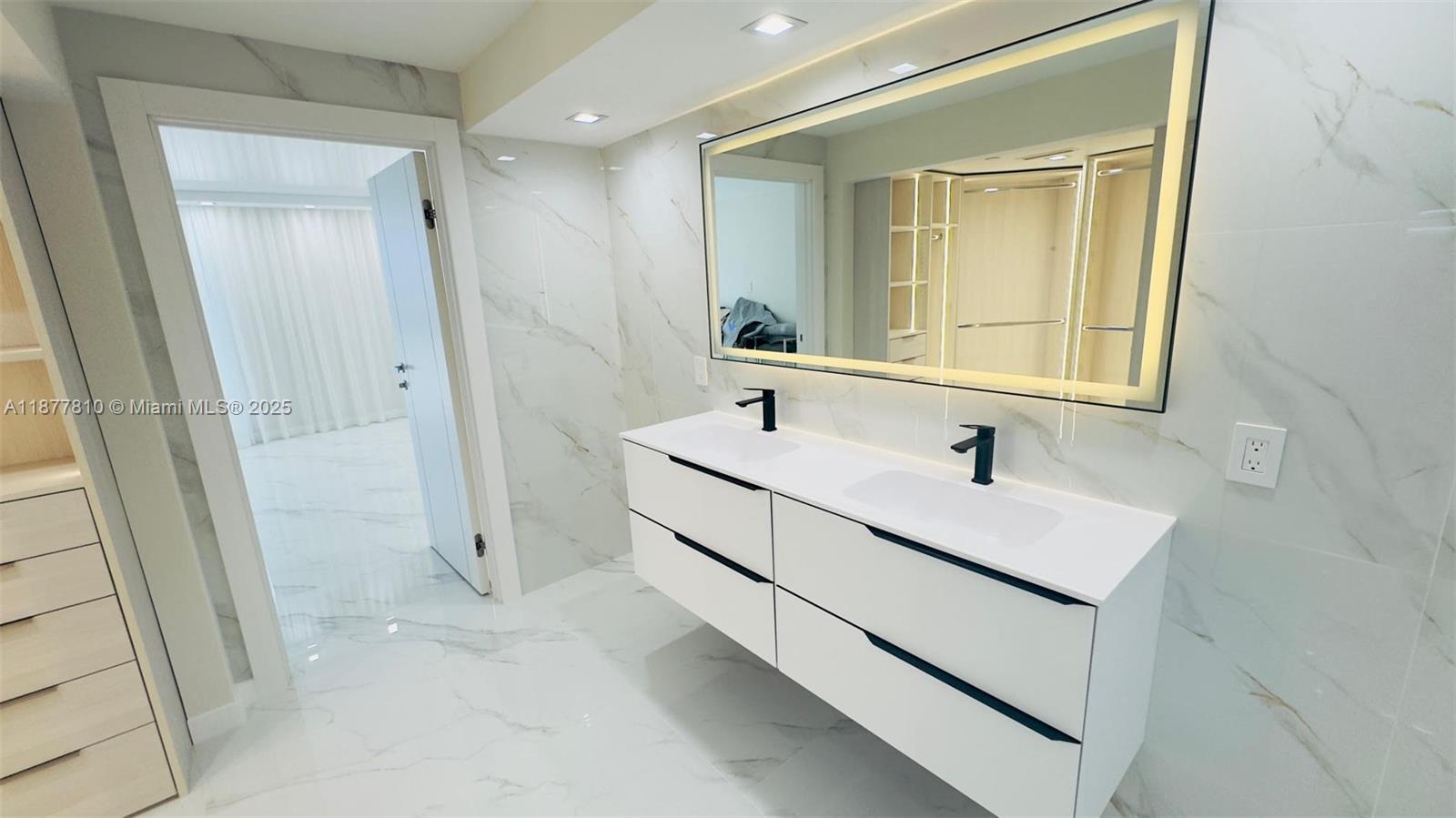 MYSTIC POINTE TOWER 400 C - Residential