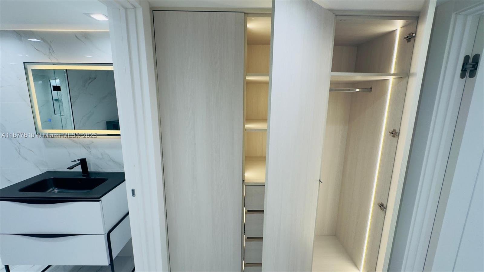 MYSTIC POINTE TOWER 400 C - Residential