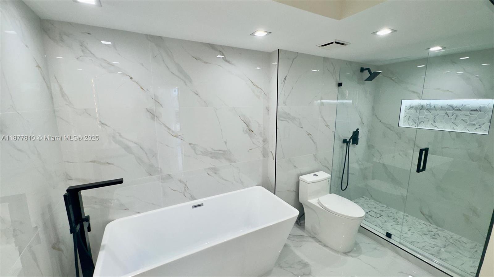 MYSTIC POINTE TOWER 400 C - Residential