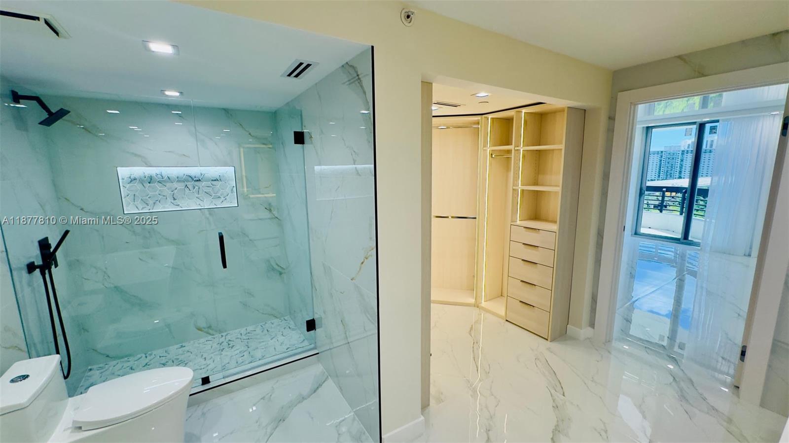 MYSTIC POINTE TOWER 400 C - Residential