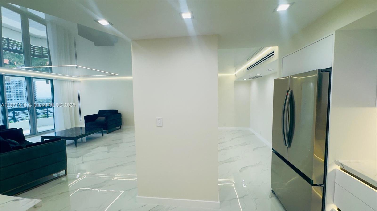 MYSTIC POINTE TOWER 400 C - Residential