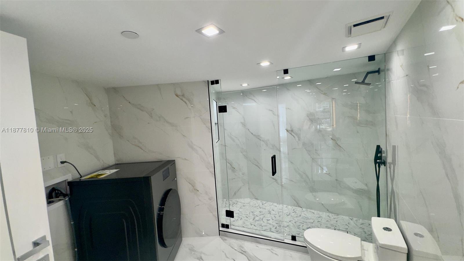 MYSTIC POINTE TOWER 400 C - Residential